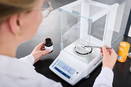 Logging the sample into the software and weighing